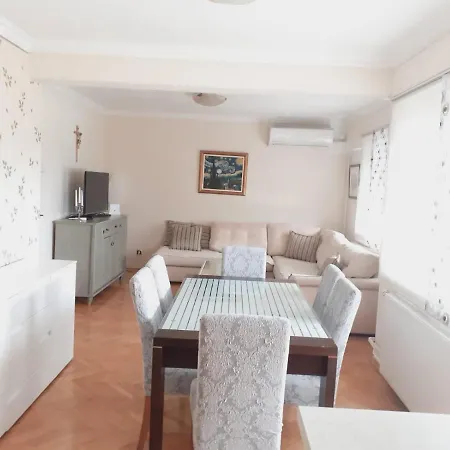 Spacious 80m2 In The Center *