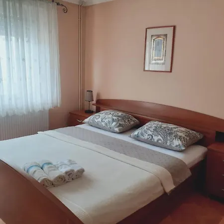 Apartment Spacious 80m2 In The Center Ljubuški