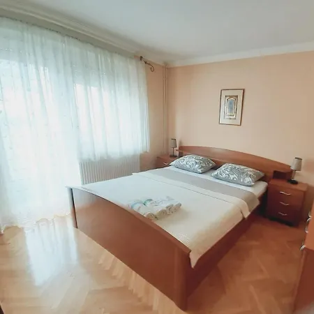 Spacious 80m2 In The Center Appartamento Ljubuški
