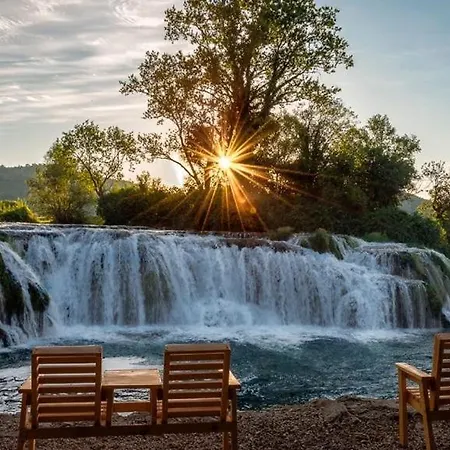 Apartment Spacious 80m2 In The Center Ljubuški